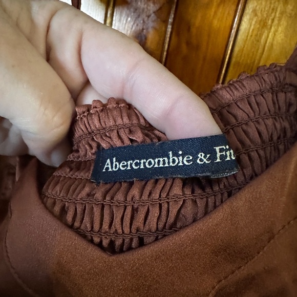 Abercrombie &‎ Fitch crop top size small rust colored - Picture 2 of 4